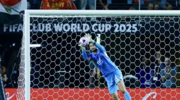 بيراميدز يحسم جدل التعاقد مع محمد الشناوي من الأهلي